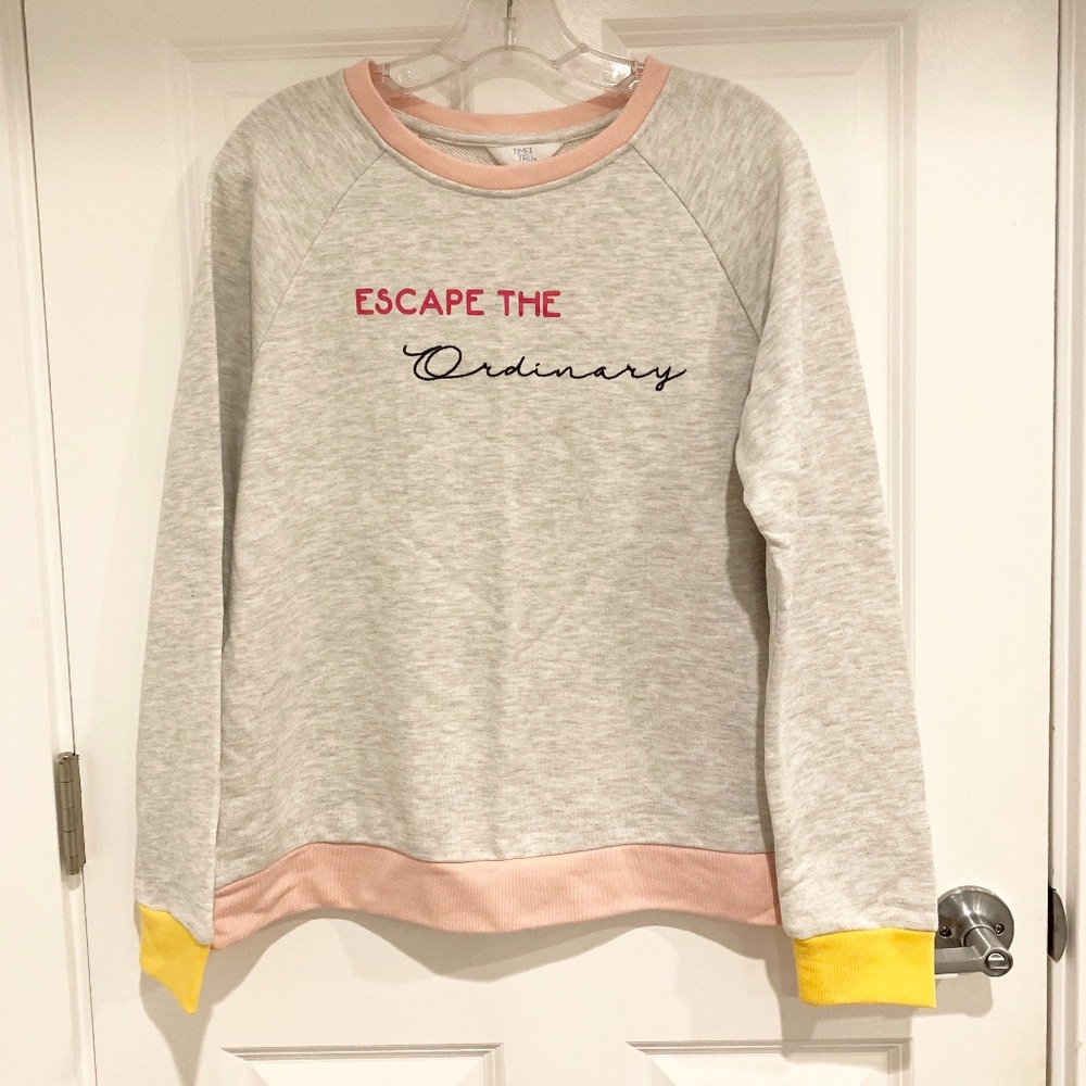 Women's Grey Sweatshirt "Escape the Ordinary" Sz M